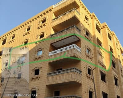 شقه للبيع في حدائق الاهرام ناصيه في البوابة الرابعه
