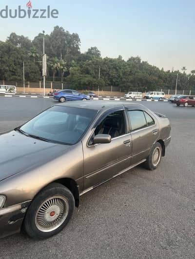 Nissan Sunny 2000
