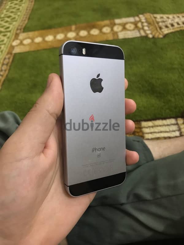 IPhone SE 2016 black 1