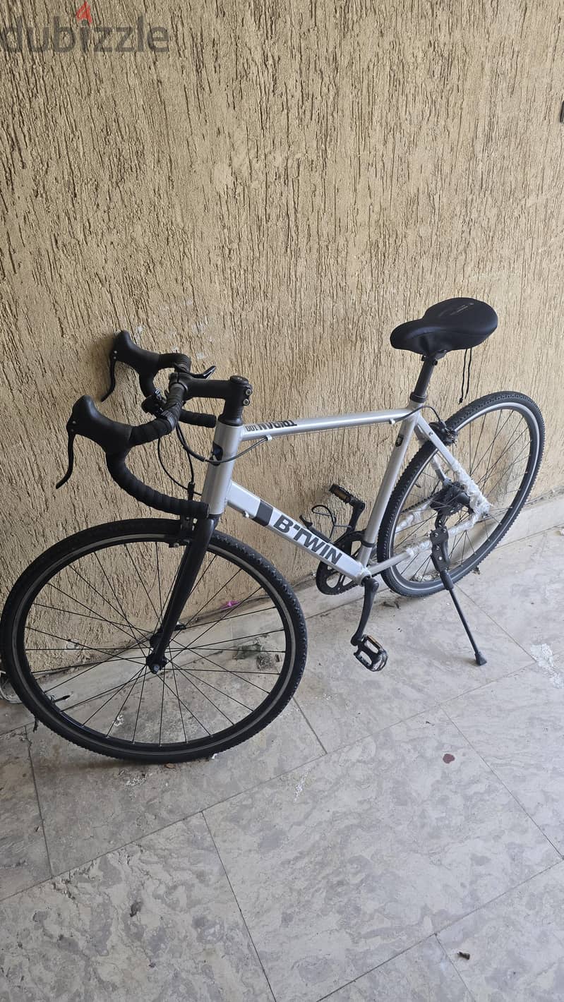 BTWIN CYCLE AS NEW 3