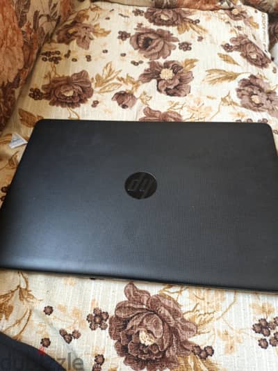لاب توب  hp15للبيع حالة ممتازة رامات8مساحة256ssd