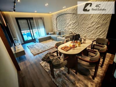 للبيع شقه 3غرف مع روف  تشطيب الترا سوبر لوكس- في فيفث سكوير المراسم-open view landscape - جاهزه للسكن ,والمعاينه