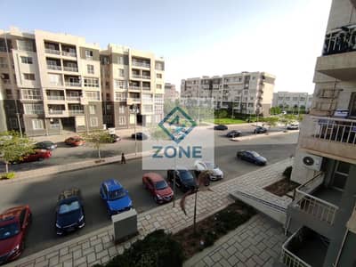 Apartment for rent 140m overlooking the street next to the services and the club in B10