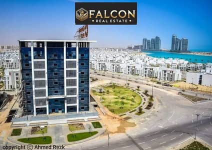 Ground floor commercial shop (ready for immediate occupancy) for sale in the heart of New Alamein City, near the towers, Mazarine, and the Latin Quart