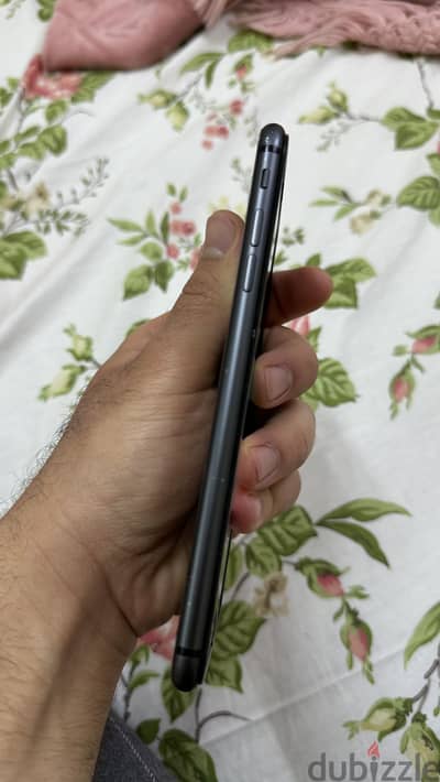 iPhone 8 Plus  + 7 covers  |موبايل آيفون ٨ بلس من الخليج مع ٧ جرابات