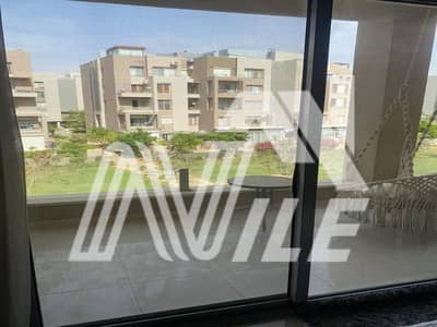 شقة 150 متر متشطبة بالمطبخ للبيع فيو مميز على لاندسكيب باقل سعر لسرعه البيع في كمبوند فيليدج جيت التجمع الخامس