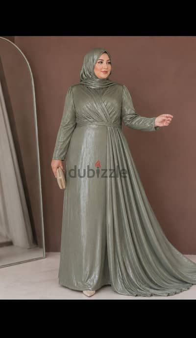 فستان سواريه سيج جرين لامع زيتي يلبس حتي وزن ١٠٠ ك  استعمال مره واحده