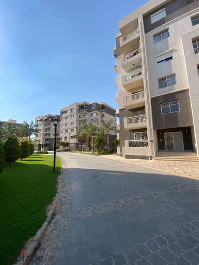 200 م دور ثالث B10 للبيع تكمله اقساط باوفر مناسب جدا للجادين فقط امام All season park 200 م دور ثالث B10 للبيع تكمله اقساط باوفر مناسب جدا للجادين فقط امام All season park