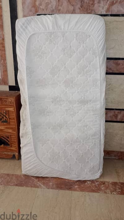 مرتبه تاكي الاصلي سفنج بحاله الجديد مقاس 120×200 ارتفاع ٢٠ سم