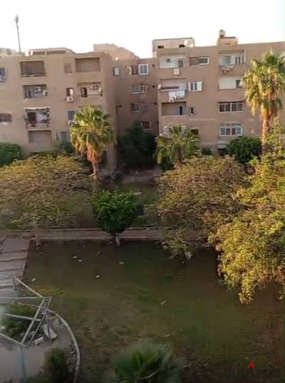 للبيع – شقة بمساحة 170 متراً مربعاً – موقع متميز وتشطيبات فاخرة (سوبر لوكس) – الحي 11، المجاورة 2، الشيخ زايد، الجيزة.