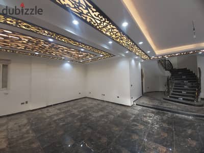 Twin villa for rent in the fourth neighborhood, steps away from Heliopolis Club, a prime location