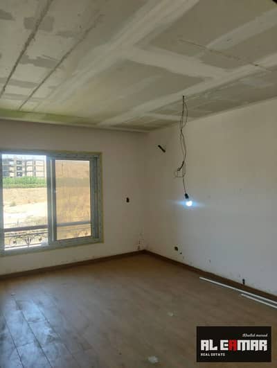  Apartment for Sale in Al Khamael Compound – Sheikh Zayed