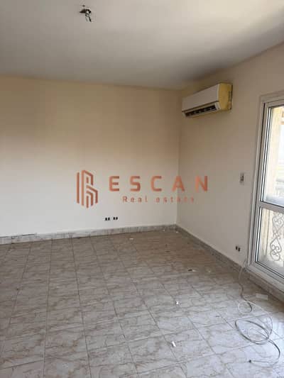 A great opportunity to rent an apartment in Rehab City, Rehab 2, Phase 9, near Avenue Mall. The apartment is 224 square meters, located on the top flo