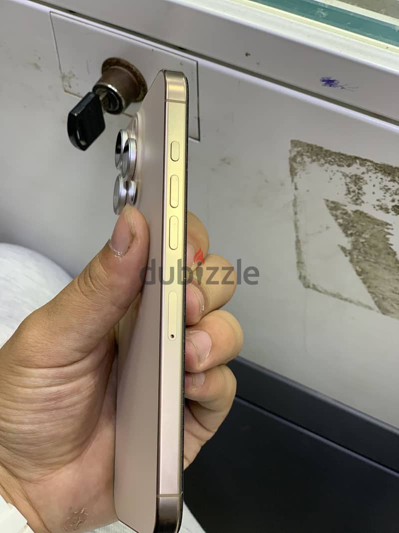 Apple - iPhone 16 Pro Max 2