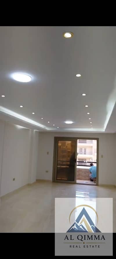 Apartment for rent in the tenth area, fourth floor