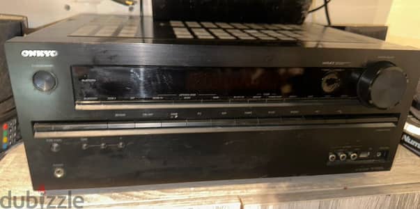 Onkyo TX-NR626 Amplifier + 4 Sony Tower Speakers + Numark Party Mix