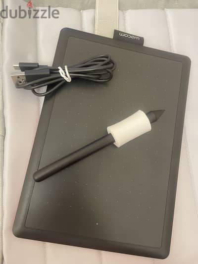 Wacom One Small Graphics Drawing Tablet