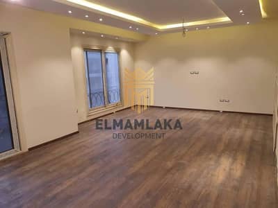 Apartment for Sale in El Khamayel Compound – Sheikh Zayed  A great opportunity to own a spacious apartment in one of Sheikh Zayed’s well-established r