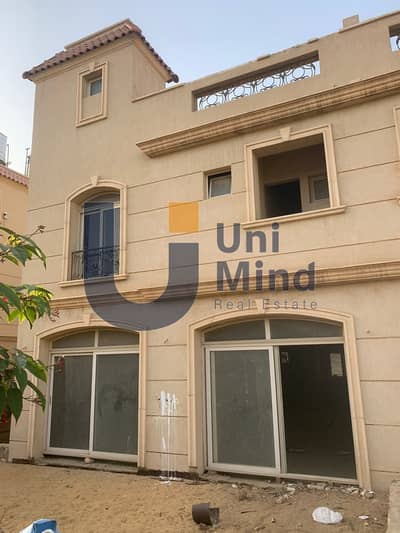 فيلا توين هاوس للبيع استلام فوري قريبه من المول امام الرحاب مباشرة ودقائق من الجامعه الامريكيه