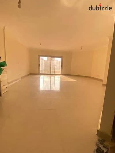 Apartment for sale in Hayat Degla Compound with a prime location and super lux finishing