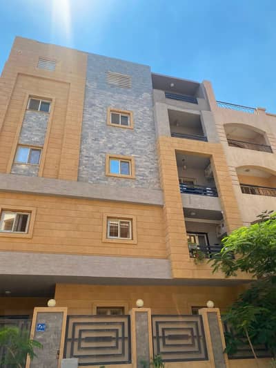 Immediate receipt. Your apartment is ready from day one! And it is finished in ultra super lux style.