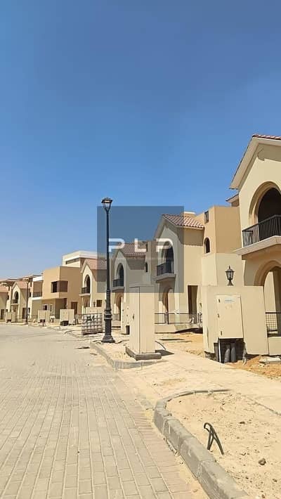 فيلا استلام فوري 4 غرف ريسيل للبيع بالاسعار القديمه في كمبوند سراي القاهرة الجديدة  متشطبة بالكامل  جاهزه للمعاينه