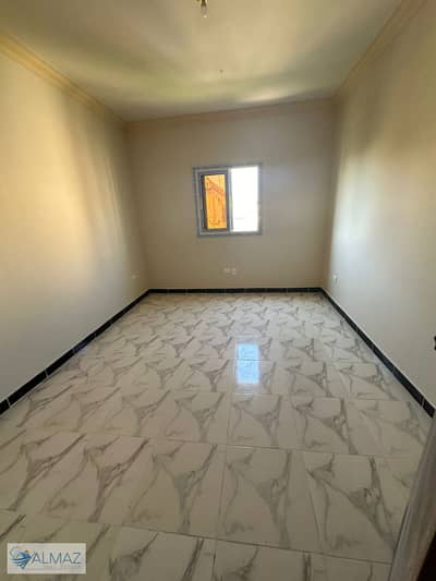 Unfurnished 250 sq m apartment for rent with kitchen, suitable for residential and commercial use, in Neighborhood 11/12, Villas, First Settlement.