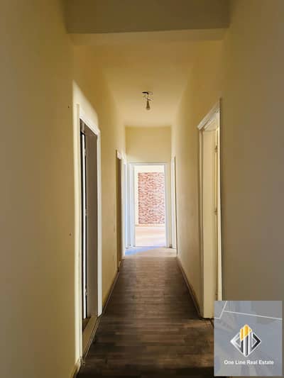 Apartment for rent administrative or residential on a main street ground floor with a private entrance large area suitable for all activities