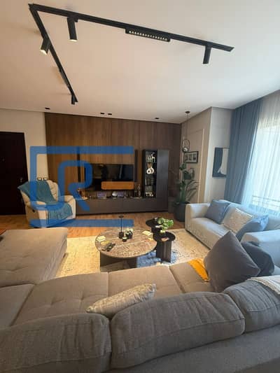 Apartment for Sale in Village Gate Compound