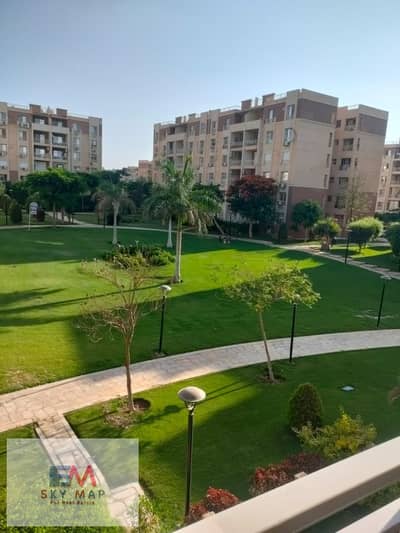 Apartment for rent in Madinaty 96 m view wide garden second floor in B7