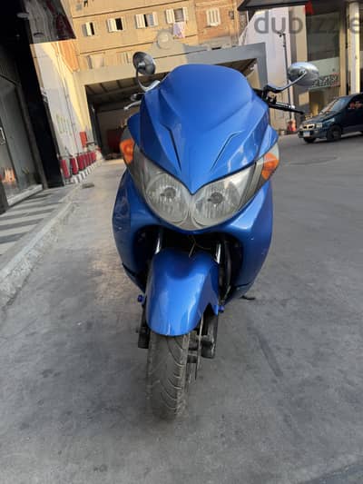 اسكوتر ياباني سوزوكي سكاي ويف 250 cc