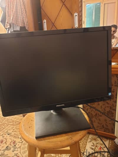 شاشه led كمبيوتر 22 بوصه  فيليبس  01228599380