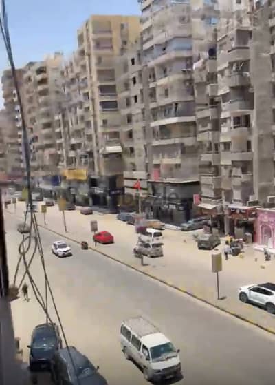 شقة على شارع فيصل الرئيسى امام شارع المستقبل