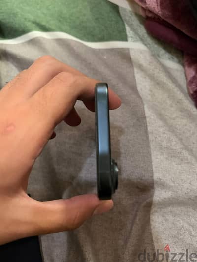Apple - iPhone 16 Apple - iPhone 16