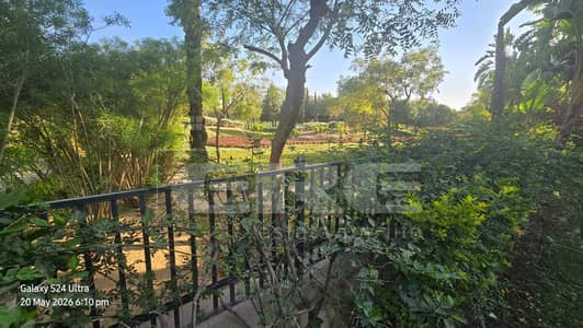 villa in 330 m 3floors 5BEDROOM overlooking landscape