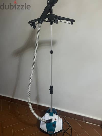 للبيع مكوة بخار ستاند ماركة emjoi 1800 w .