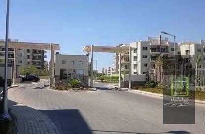 شقه للايجار كمبوند ذا ادريس الشيخ زايد بالمطبخ والتكيفات وحديقه خاصه