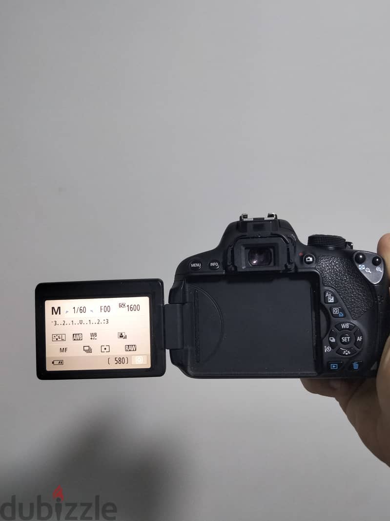 Canon EOS 700d Mint condition - 23k shutter 3