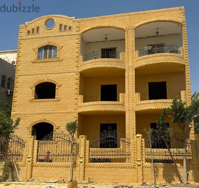 فيلا بارقي في التجمع الخامس للبيع  ٥٨٥ متر