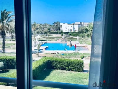 شاليه فاخر للإيجار بقريه أمواج الساحل الشمالي مكون من ٤ غرف نوم و جاردن