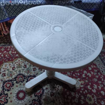 ترابيزة بلاستيك  مدورة