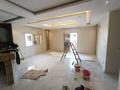 شقة للايجار بالمطبخ كمبوند زايد هايتس الشيخ زايد الترا مودرن لوكيشن مميز Ultra-modern apartment for rent (including kitchen) in Zayed Heights Compound
