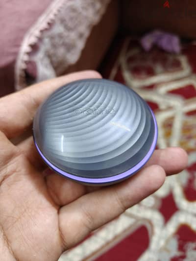 سماعة Oraimo SpaceBuds بحالة ممتازة جدًا، استخدام خفيف لمدة شهرين فقط.