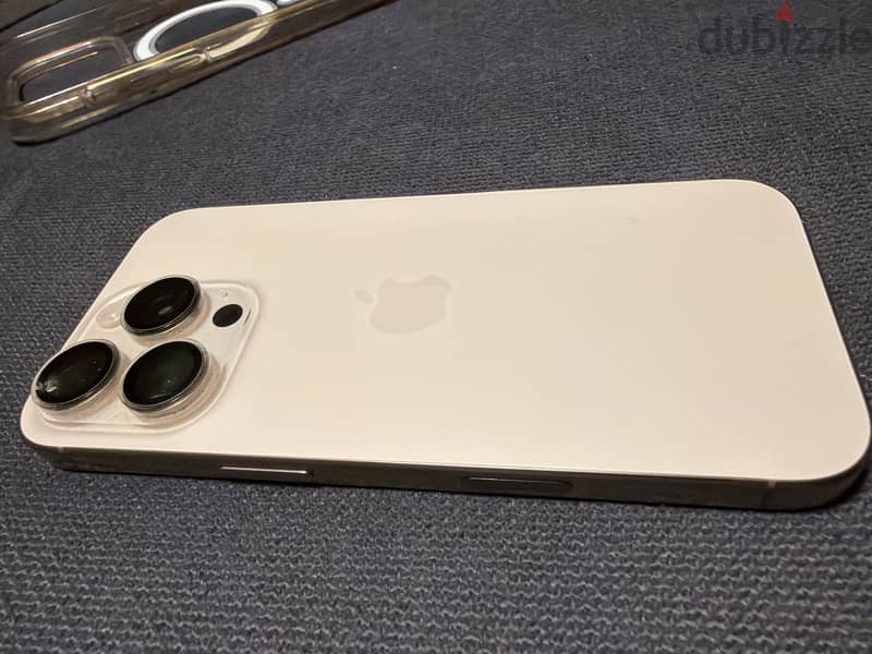 Apple - iPhone 16 Pro 2