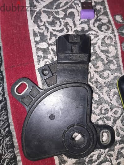 مشط الفتيس" أو سويتش تعشيق القير.