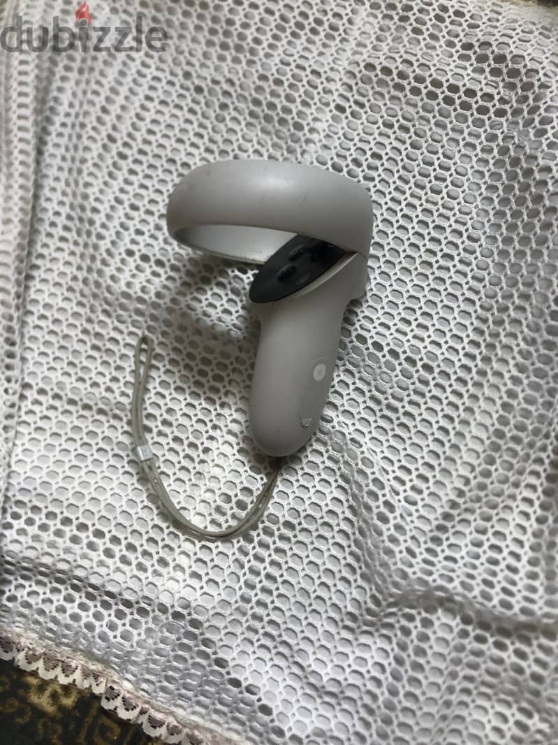Oculus Meta Quest 2 VR Controller Pair - Right Controllers 1