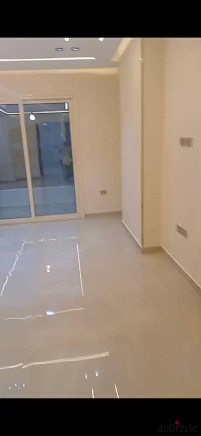 شقه إيجار جديد في الشطر الثامن بزهراء المعادي تشطيب سوبر لوكس اول سكن