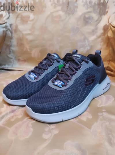 Skechers sketchers سكيتشرز جديد مقاس 44