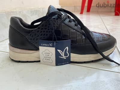 Caprice new size 39 for women