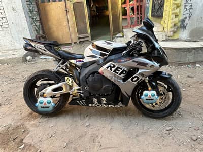هوندا 1000rr